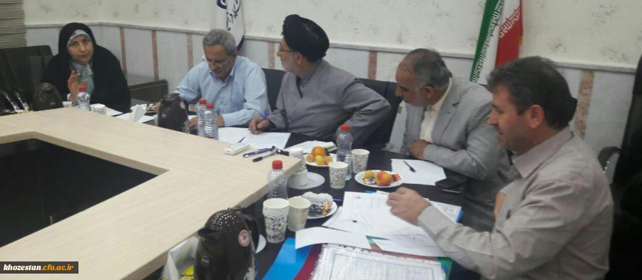 آغاز جلسه کارگروه با حضور تعداد پنج مصاحبه گر  در ساعت ۹:۳۰ دقیقه صبح روز جمعه مورخ ۹۶/۴/۳۰ در محل مدیریت امور پردیس های استان خوزستان به مدت 2 روز  برگزار شد