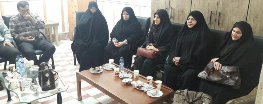 آغاز جلسه کارگروه با حضور تعداد پنج مصاحبه گر  در ساعت ۹:۳۰ دقیقه صبح روز جمعه مورخ ۹۶/۴/۳۰ در محل مدیریت امور پردیس های استان خوزستان به مدت 2 روز  برگزار شد