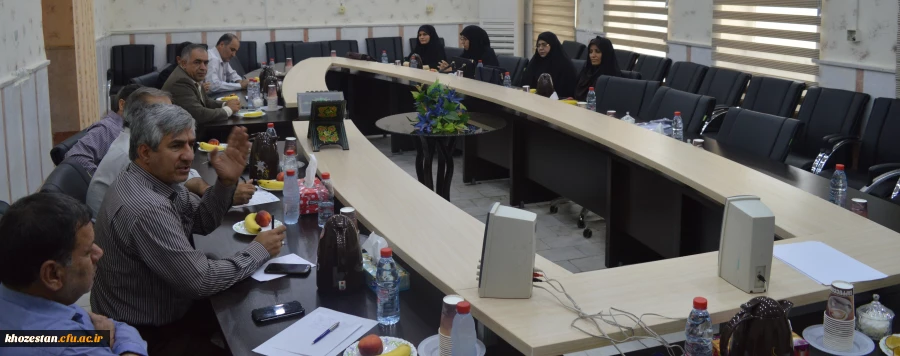 در حال برگزاری جلسه مدیران استان