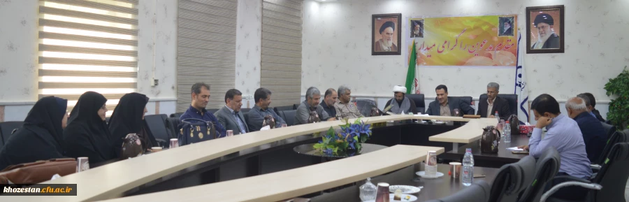 معارفه با حضور آقای دکتر جرفی ، آقای چلداوی ، حاج آقا عطایی نصب ، سرپرستان محترم امور پردیس های استان ، حراست ، جمعی از اساتید  و همکاران و اساتید بازنشتسه استان خوزستان برگزار گردید