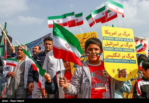 لاله ها قامت سرخ عشقند
سرنوشت تو با خون نوشتند

(پیکر پاکت ای جان به کف را
از ازل با شهادت سرشتند)