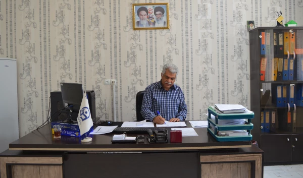 انتخاب کارمند نمونه کشوری سال 1396 دانشگاه فرهنگیان آقای عزت اله مولازاده معاونت توسعه منابع انسانی مدیریت امور پردیس های استان خوزستان