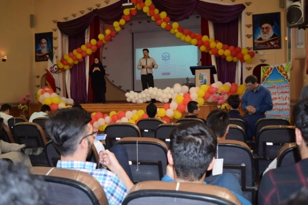 برگزاری پیمایش مطلوبیت عملکرد دانشگاه فرهنگیان از منظر دانشجویان از طریق اپلیکیشن موبایلی در پردیس ها و مراکز تابعه و مدیریت امور پردیس ها با حضور دانشجو معلمان ، کارشناسان و کارشناس مسئول نظارت