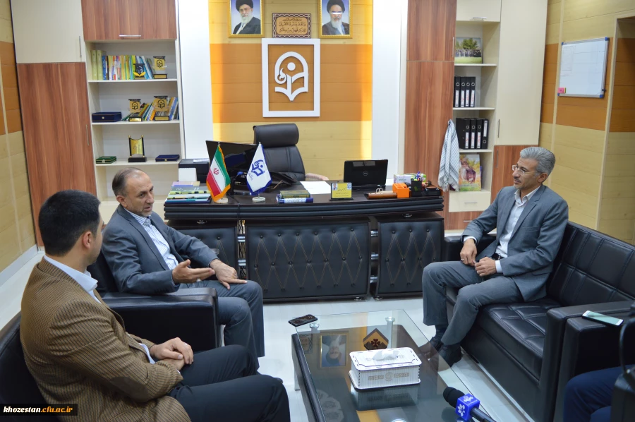 دیدار مدیر کل صدا و سیمای استان خوزستان با مدیریت امور پردیس های دانشگاه فرهنگیان استان خوزستان 
در خصوص همکاری های دوجانبه صدا و سیما با دانشگاه فرهنگیان