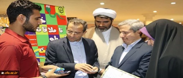 معاون پژوهش و فناوری دانشگاه فرهنگیان در بازدید از غرفه دانشگاه فرهنگیان در بیست و ششمین نمایشگاه بین المللی قرآن کریم:
مجموعه کارهای فرهنگی در حوزه ی تربیت، قرآن محور باشد