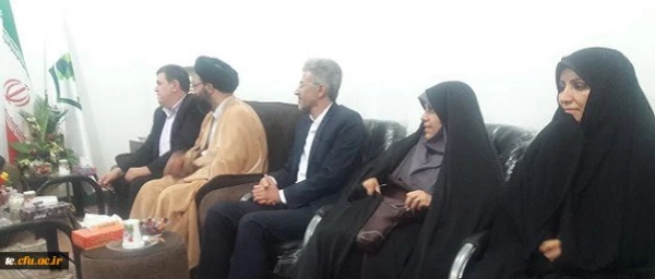 دکتر خنیفر در دیدار با نماینده مردم خوزستان در مجلس خبرگان:
حضور مقام معظم رهبری در دانشگاه فرهنگیان، نگاه به این دانشگاه را فاخر کرده است