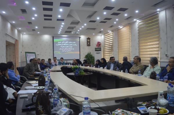 رئیس دانشگاه در جلسه پرسش و پاسخ در دانشگاه فرهنگیان خوزستان:
پیگیری مطالبات اعضای هیئت علمی و نیروهای قراردادی از برنامه های اولویت دار دانشگاه است