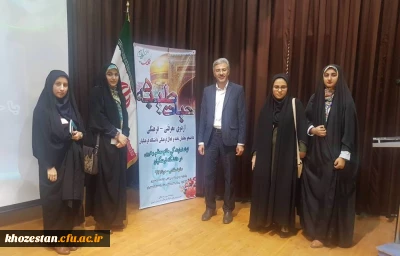حضور دکتر جرفی در بین دانشجویان شرکت کننده در دوره حیات طیبه در مشهد مقدس