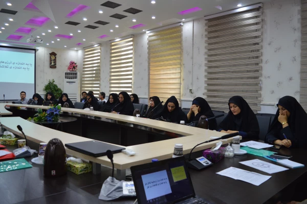 برگزاری دوره بالندگی حرفه ای سرپرستان شبانه روزی منطقه 5 کشوری در مدیریت امور پردیس های استان خوزستان