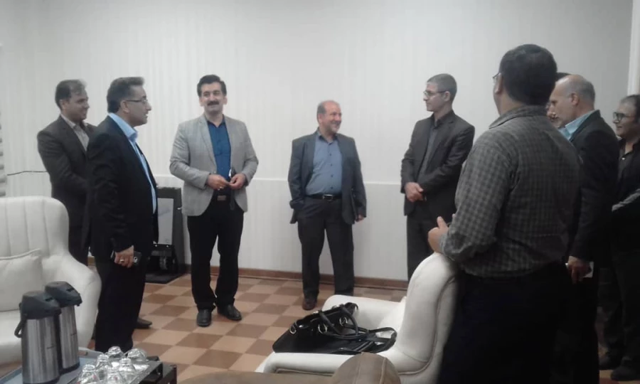 بازدیدازسراهای دانشجویی مرکزآموزش عالی امام رضا (ع) اندیمشک با حضور جناب آقای مشهدی ریاست اداره سراهای دانشجویی سرکارخانم یزدی کارشناس مسئول سراهای دانشجویی 
آ