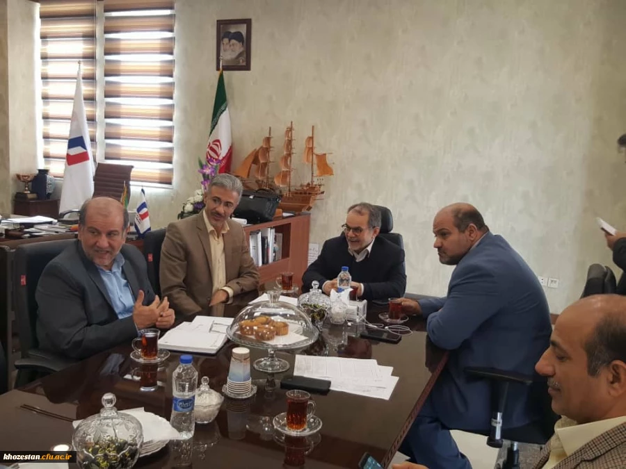 نشست آقای دکتر جرفی وهیأت همراه با آقای زمانی ریاست منطقه آزاد اروند آبادان