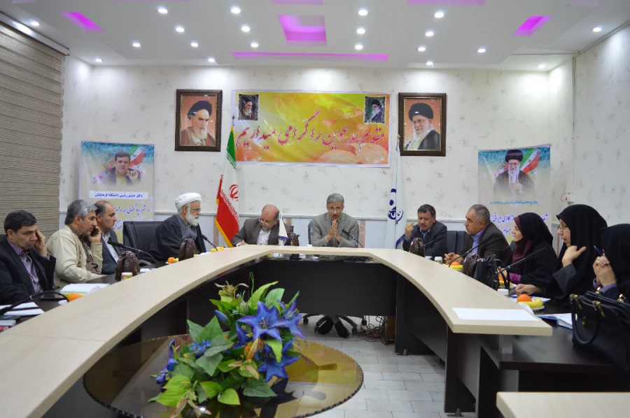 برگزاری جلسه شورای مدیریت استانی در سالن کنفرانس مدیریت امور پردیس های استان خوزستان