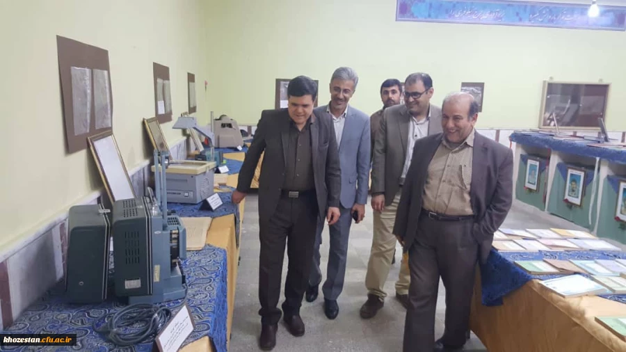 بازدید دکتر خنیفر رئیس دانشگاه فرهنگیان از موزه یکصدمین سال تأسیس تربیت معلم در استان خوزستان
