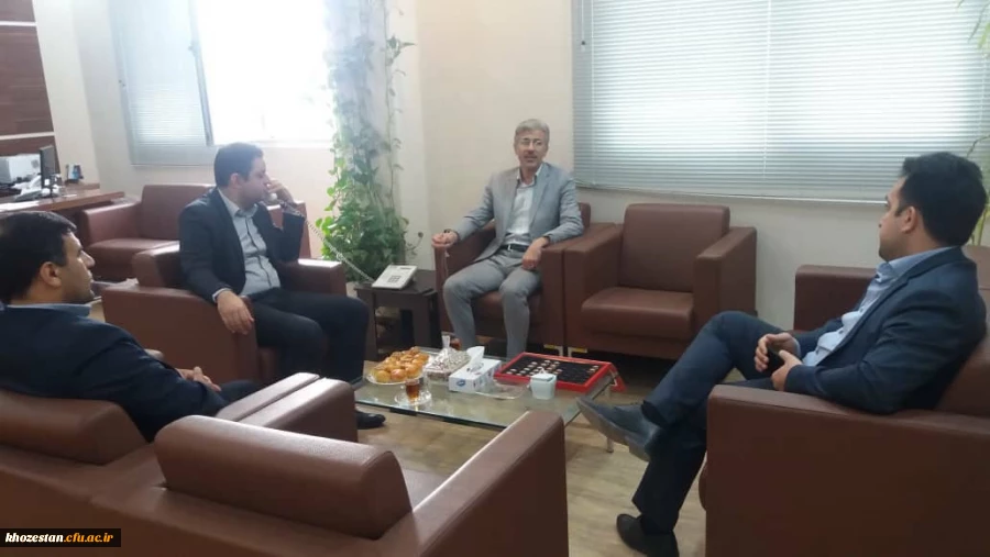 دیدار دکتر جرفی سرپرست مدیریت امور پردیس های دانشگاه فرهنگیان خوزستان با مهندس قربانی مدیر کل توسعه ونو سازی مدارس استان خوزستان