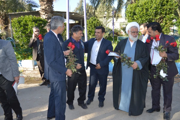تکریم وتقدیر از بازنشستگی آقای راخدایی ( کارشناس مسئول طرح برنامه وبودجه وامور مالی مدیریت امور پردیس های استان خوزستان