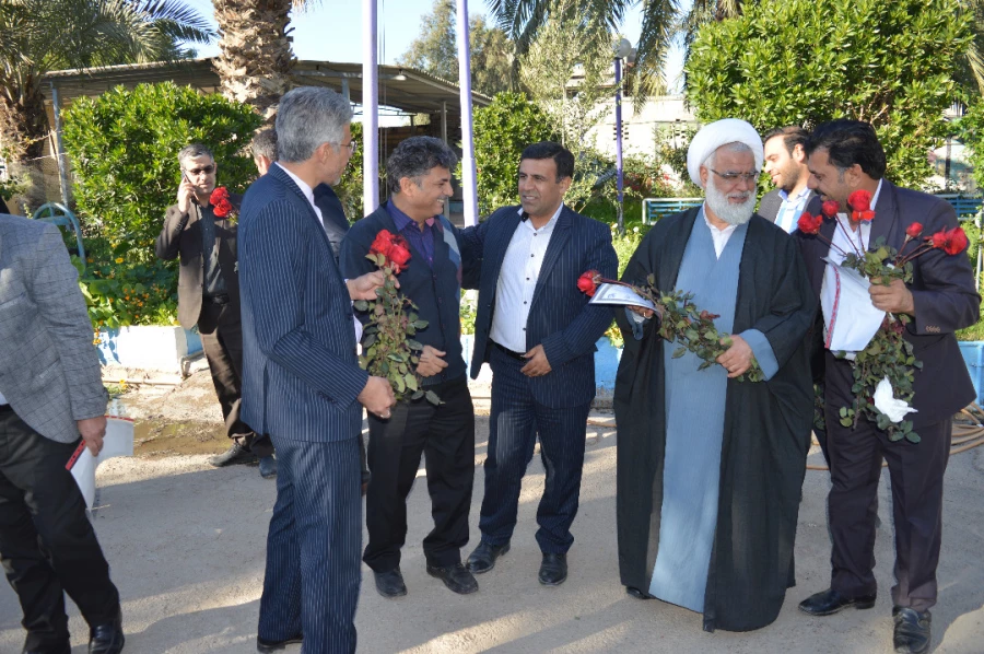 تکریم وتقدیر از بازنشستگی آقای راخدایی ( کارشناس مسئول طرح برنامه وبودجه وامور مالی مدیریت امور پردیس های استان خوزستان