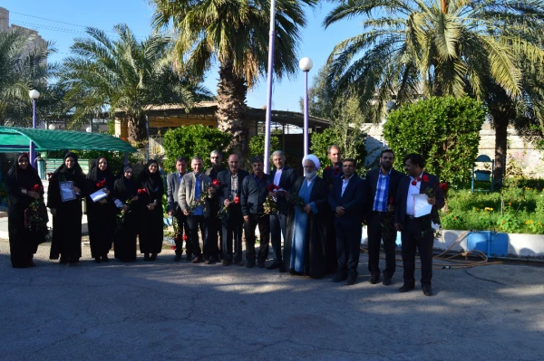 تکریم وتقدیر از بازنشستگی آقای راخدایی ( کارشناس مسئول طرح برنامه وبودجه وامور مالی مدیریت امور پردیس های استان خوزستان