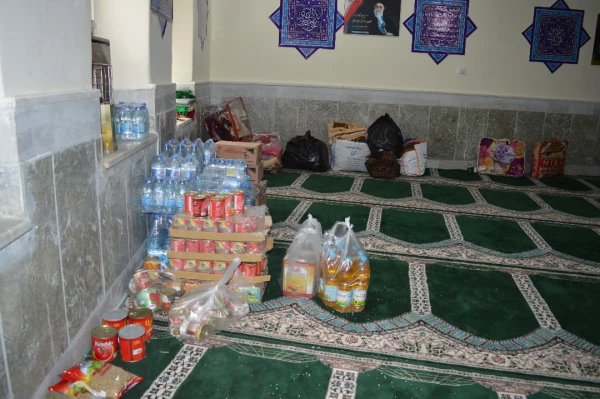 محل جمع آوری ،جذب و هدایت کمک های مردمی به سیل زدگان در مدیریت امور پردیس های استان خوزستان