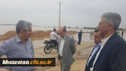 بازدید میدانی دکتر جرفی ،سرپرست مدیریت امور پردیس های استان خوزستان وهیأت همراه از سیل زدگان شهرستان حمیدیه