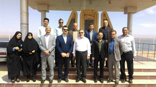 بازدید آقای دکتر کچوییان ، نظارت ، ارزیابی و تضمین وکیفیت  از ستاد امداد رسانی به سیل زدگان واحد های تابعه مدیریت امور پردیس های استان خوزستان