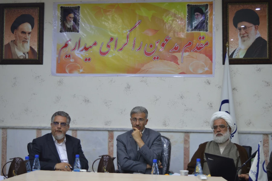 نشست جلسه آقای دکتر کچوییان (معاون نظارت ، ارزیابی و تضمین کیفیت ) با اعضای ستاد و امداد رسانی دانشگاه فرهنگیان استان خوزستان و بازدید از ستاد مرکزی و امداد رسانی در مدیریت امور پردیس های استان خوزستان