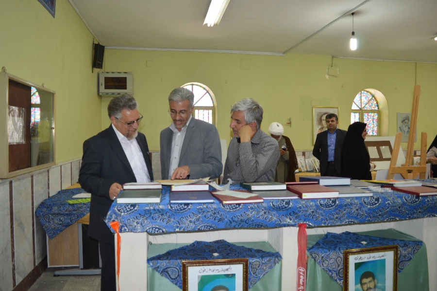 نشست جلسه آقای دکتر کچوییان (معاون نظارت ، ارزیابی و تضمین کیفیت ) با اعضای ستاد و امداد رسانی دانشگاه فرهنگیان استان خوزستان و بازدید از ستاد مرکزی و امداد رسانی در مدیریت امور پردیس های استان خوزستان