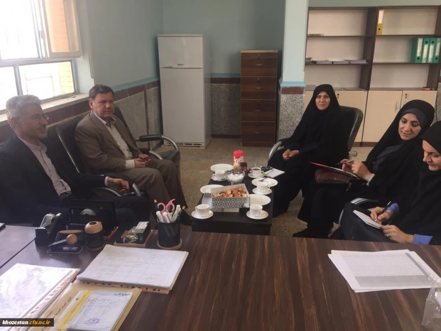 بازدید دکتر جرفی سرپرست مدیریت امور پردیس ها استان وهیأت همراه از واحد تابعه منطقه آزاد اروند