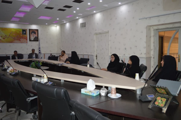 برگزاری جلسه چاره اندیشی جهت به حداقل رساندن و رفع تأخیر در حضور و غیاب سیستمی دانشجویان ، اساتید و ثبت نمرات