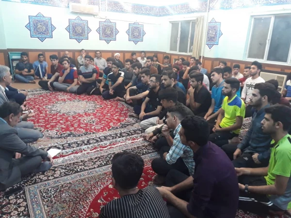 برگزاری نماز جماعت و افطاری مدیریت استانی با دانشجو معلمان اندیمشک و جلسه پرسش وپاسخ با دانشجویان