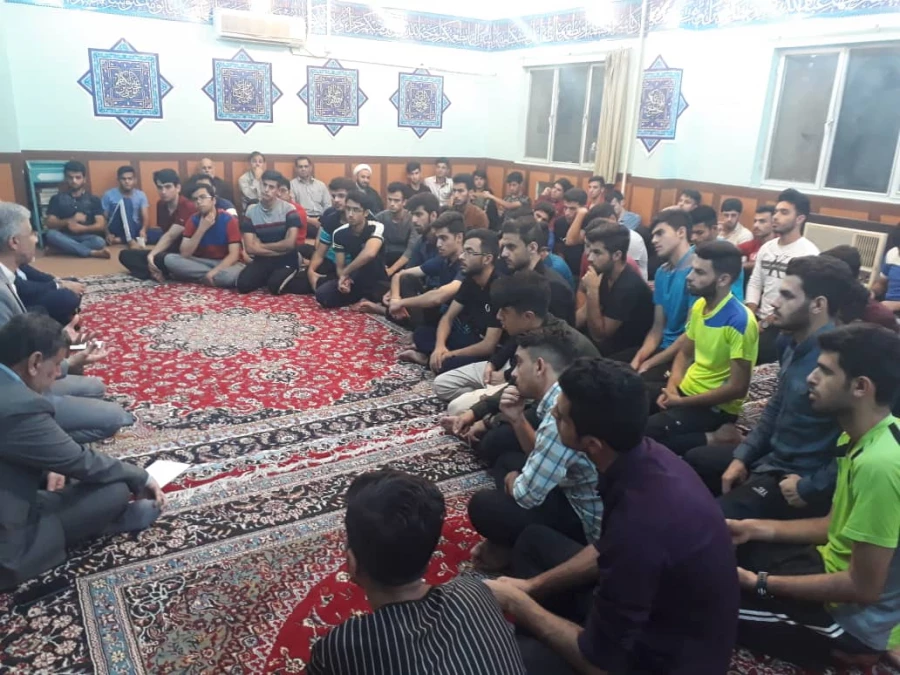 برگزاری نماز جماعت و افطاری مدیریت استانی با دانشجو معلمان اندیمشک و جلسه پرسش وپاسخ با دانشجویان