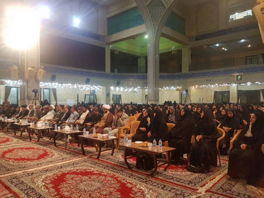 برگزاری محفل انس با قرآن در حسینیه ثار الله دزفول از طرف مرکز خدیجه کبری (س) دزفول و حضور مدیریت استانی در مراسم