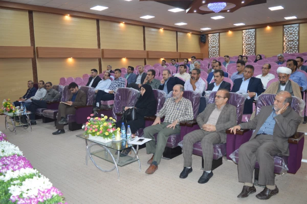 جلسه توجیهی مصاحبه گران جهت کیفیت بخشی به برگزاری مصاحبه داوطلبان ورود به دانشگاه فرهنگیان