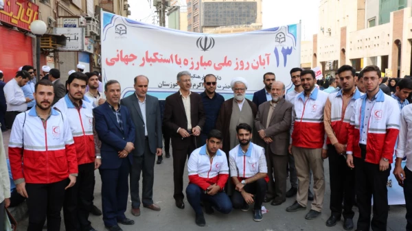 حضور پر شور سرپرست مدیریت امور پردیس های استان ،اساتید،کارکنان و دانشجو معلمان پردیس ها و مرکز دانشگاه فرهنگیان استان خوزستان در راهپیمایی 13 آبان 98