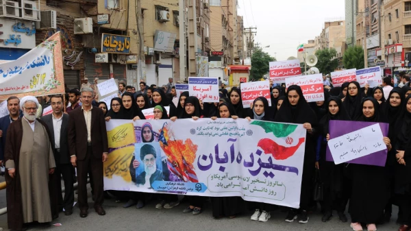 حضور پر شور سرپرست مدیریت امور پردیس های استان ،اساتید،کارکنان و دانشجو معلمان پردیس ها و مرکز دانشگاه فرهنگیان استان خوزستان در راهپیمایی 13 آبان 98