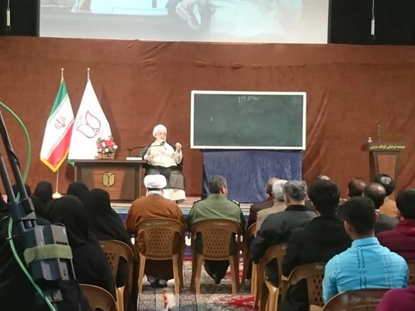 دیداردانشجو معلمان مرکز آموزش عالی خدیجه کبری (س) دزفول با حجه الاسلام و المسلمین قرائتی رئیس محترم اقامه نماز کشور