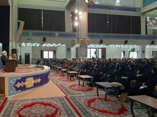 دیداردانشجو معلمان مرکز آموزش عالی خدیجه کبری (س) دزفول با حجه الاسلام و المسلمین قرائتی رئیس محترم اقامه نماز کشور