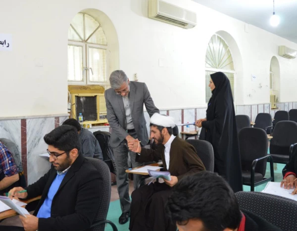 برگزاری آزمون جبرانی ارزشیابی صلاحیت های حرفه ای معلمی (اصلح) در مدیریت امور پردیس های استان خوزستان 