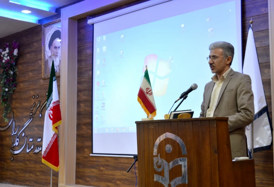 تقدیر از برگزیدگان فرخوان هشتمین جشنواره پژوهش وفناوری و جشنواره پویش دانشجویی استان خوزستان 