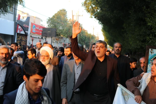 حضور پرشور مدیریت،مسئولین،اساتید،کارکنان و دانشجو معلمان دانشگاه فرهنگیان استان خوزستان در مراسم تشییع پیکر سردارشهید حاج قاسم سلیمانی 