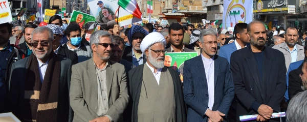 حضور پر شور مدیریت،اساتید،کارکنان،دانشجو معلمان دانشگاه فرهنگیان استان خوزستان در راهپیمایی یوم الله 22بهمن 98