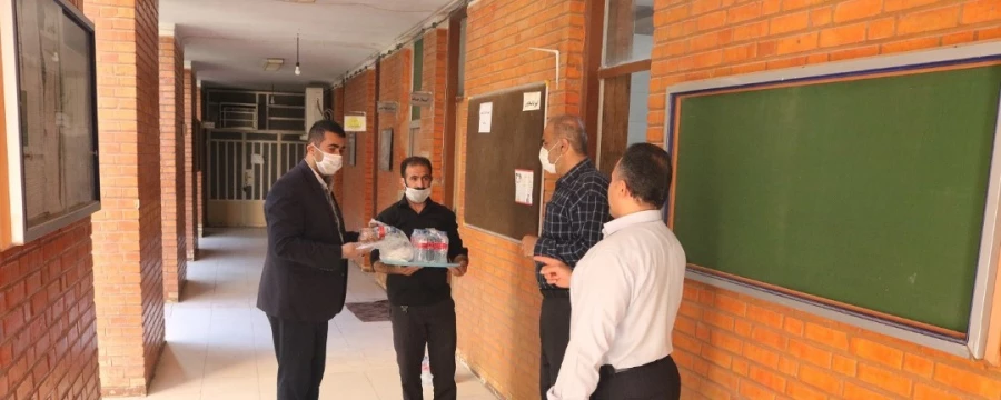 توزیع ماسک بهداشتی و مواد ضد عفونی کننده بین پرسنل پردیس رسول اکرم (ص) اهواز