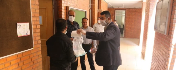 توزیع ماسک بهداشتی و مواد ضد عفونی کننده بین پرسنل پردیس رسول اکرم (ص) اهواز