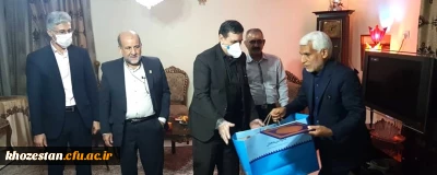 دیدار و ابراز همدردی رئیس دانشگاه فرهنگیان کشور با خانواده داغدار دکتر فروغمند