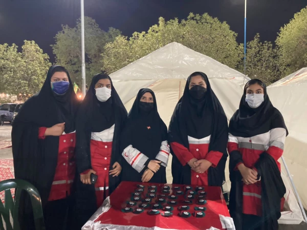 حضور فعال اعضای کانون  فرهنگی مرکز خدیجه کبری (س) در پوشش امدادی جمعیت هلال احمر این شهرستان به مناسبت مراسم اربعین حسینی 3