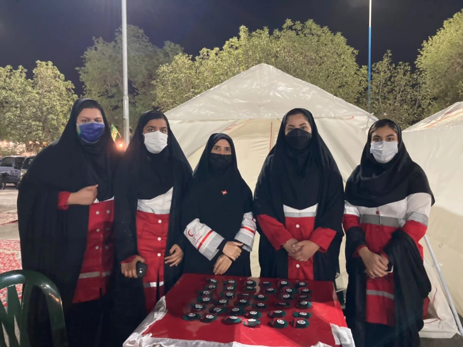 حضور فعال اعضای کانون  فرهنگی مرکز خدیجه کبری (س) در پوشش امدادی جمعیت هلال احمر این شهرستان به مناسبت مراسم اربعین حسینی 3