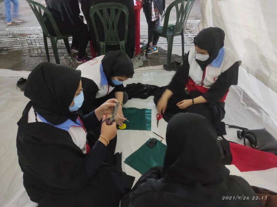 حضور فعال اعضای کانون  فرهنگی مرکز خدیجه کبری (س) در پوشش امدادی جمعیت هلال احمر این شهرستان به مناسبت مراسم اربعین حسینی 4