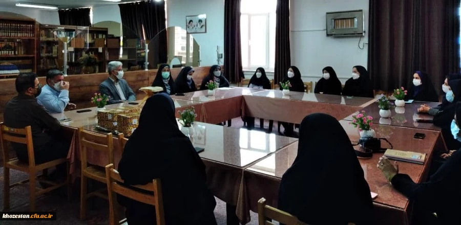 برگزاری جلسه شورای اداری در پردیس حضرت فاطمه الزهرا(س) اهواز