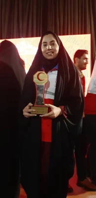 درخشش دبیر کانون دانشجویی هلال احمر دانشگاه فرهنگیان حضرت خدیجه کبری (س)دزفول در آیین تجلیل از اعضای برتر جمعیت هلال احمر استان خوزستان 
 2