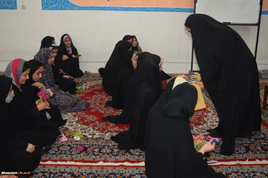 توزیع شیرینی به مناسبت ولادت حضرت معصومه (س) و روز در سرای دانشجویی 2