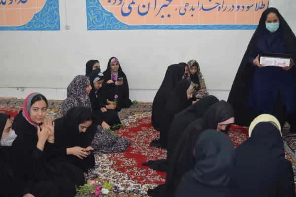 توزیع شیرینی به مناسبت ولادت حضرت معصومه (س) و روز در سرای دانشجویی 2